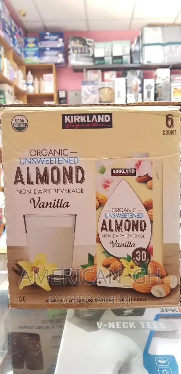 Kirkland Organic Almond Milk (6 Pieces) · Photo 1