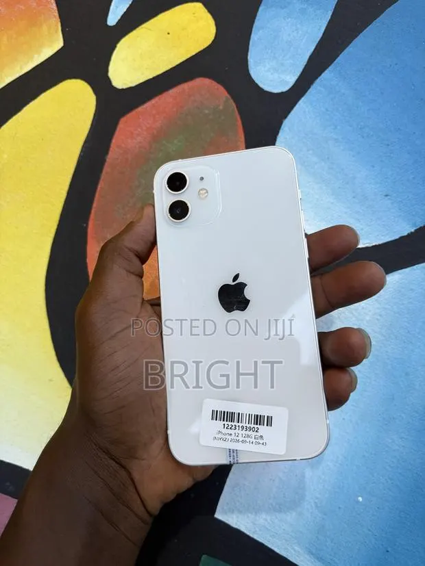 Apple iPhone 12 128 GB White · Photo 1