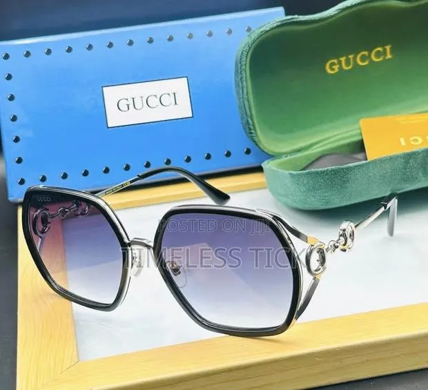 Gucci Sunglasses · Photo 1