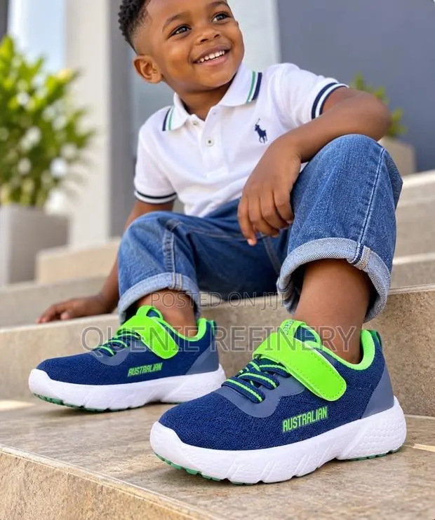 Green Boys Sneakers · Photo 1