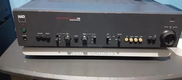 NAD 3300 Power Envelope Amplifier · Photo 1