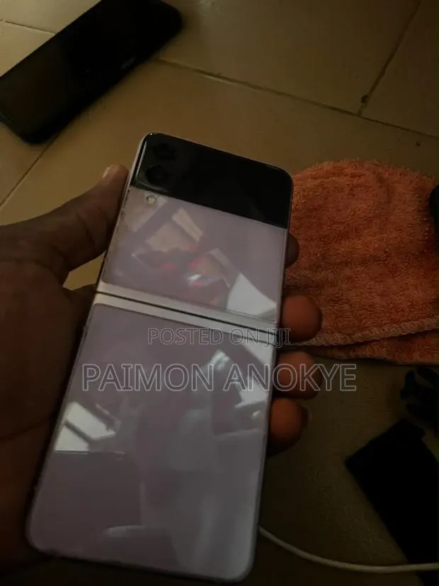 Samsung Galaxy Z Flip3 5G 256 GB Purple · Photo 1