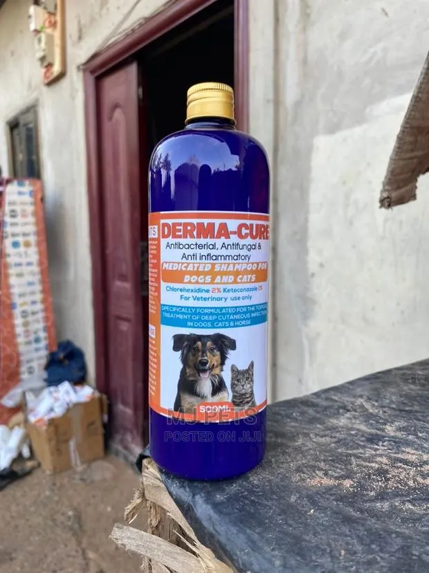 DERMA CURE Medicated Dog Shampoo 500ml · Photo 1