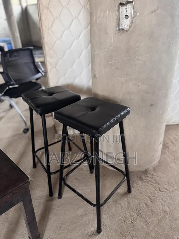 Bar Chairs · Photo 1