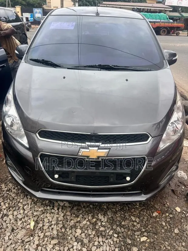 Chevrolet Spark 1LT 4dr Hatchback (1.2L 4cyl 5M) 2015 Gray · Photo 1