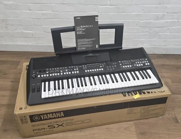 YAMAHA PSR Sx 600 · Photo 1