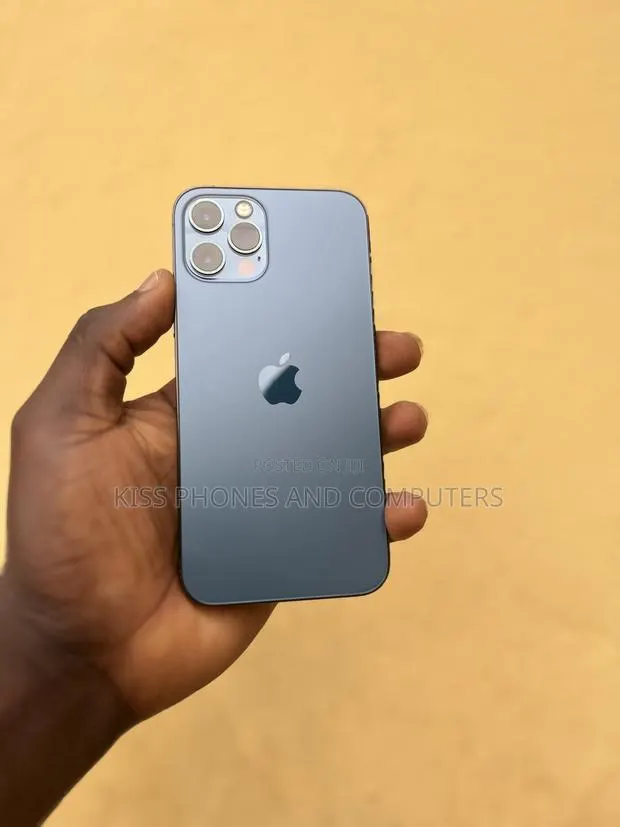 Apple iPhone 12 Pro 128 GB Blue · Photo 1