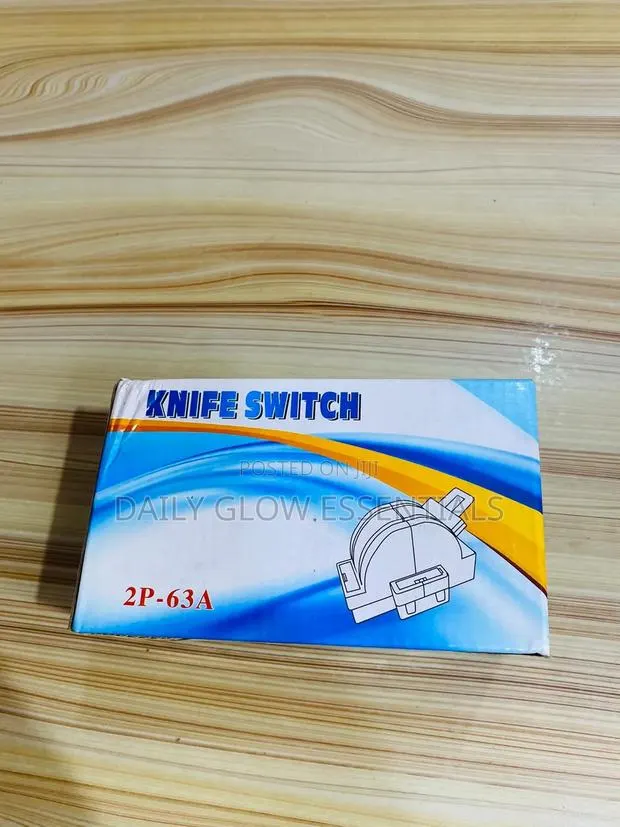 3P 100A Knife Changeover Switch – Electrical Power Switch · Photo 1