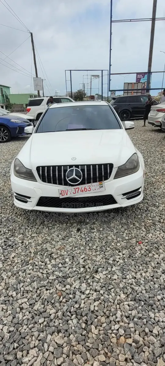 Mercedes-Benz C250 2013 White · Photo 1
