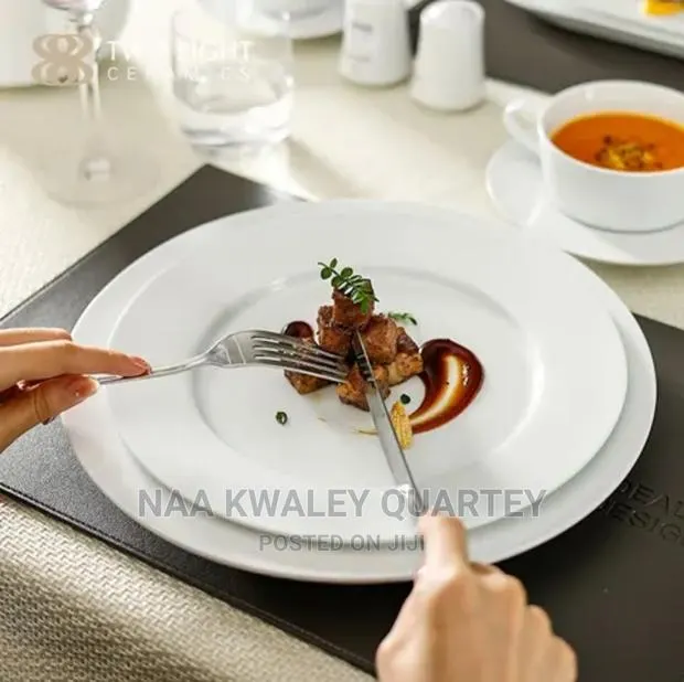 White Dinner Plates · Photo 1