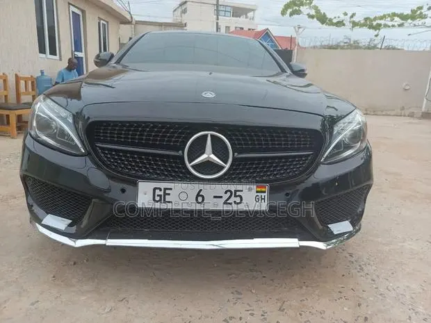 Mercedes-Benz C300 Base Coupe RWD (2.0L 4cyl 7A) 2017 Black · Photo 1