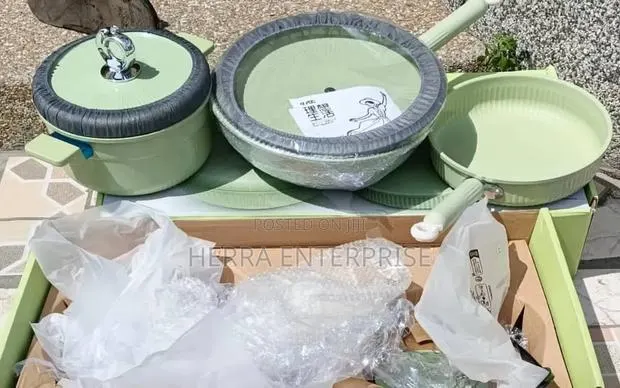 3 Piece Ceramic Coating Pan Set · Photo 1