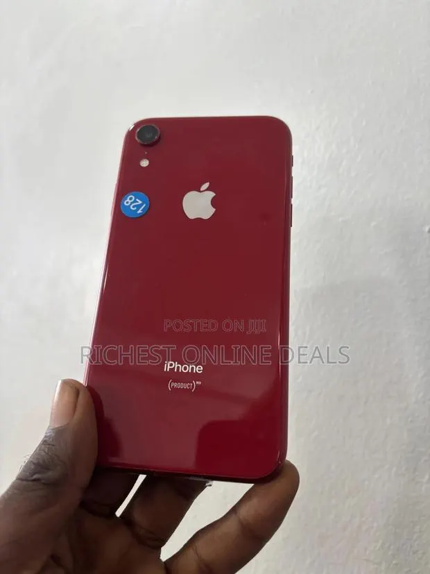 Apple iPhone XR 128 GB Red · Photo 1