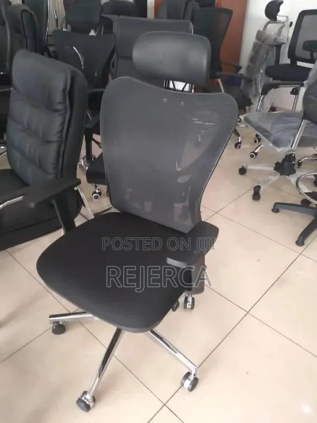 Mesh Swivel Chair · Photo 1