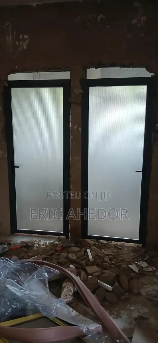Bathroom Plain Door All Weather Conditions Plus Accessories · Photo 1
