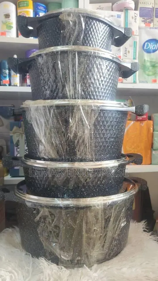 Non-Stick Die-Cast Cookware Pots With Diamond-Patterned 5 Set · Photo 1