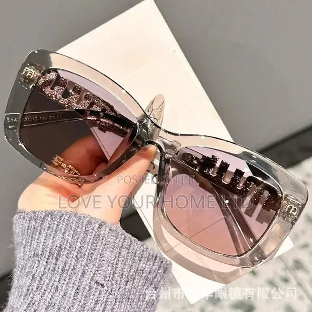 Women's Luxury Oversized Rimless Gradient Sunglasses · Photo 1