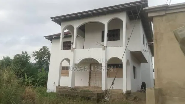5bdrm House in Damas 2, Pokuase for sale · Photo 1