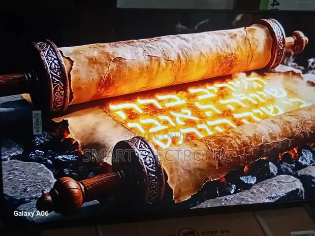 Samsung 43” Smart Tv With Stunning Visual Clarity · Photo 1