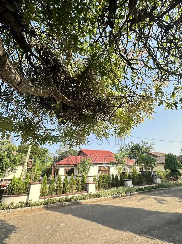 Furnished 4bdrm Villa in Buena Vista Valley, Sakumono for rent · Photo 1