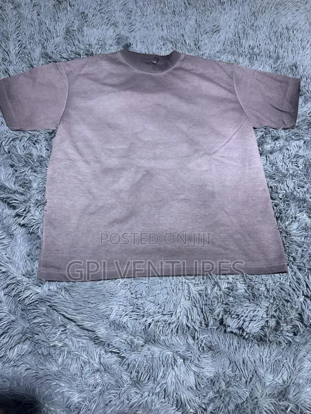 Casual Plain Top · Photo 1