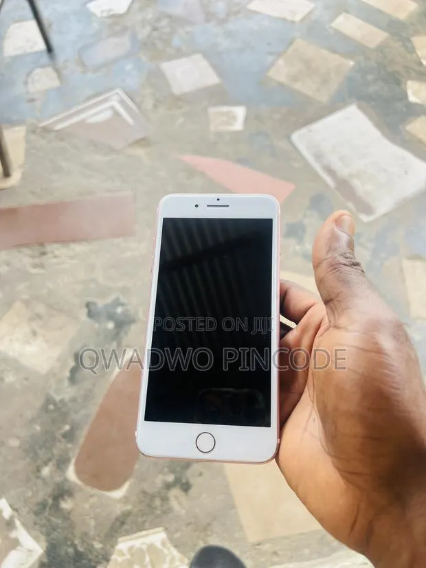 Apple iPhone 7 Plus 128 GB Gold · Photo 1