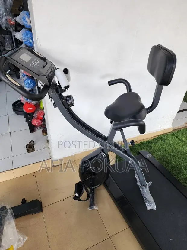 Stationary Bike 137kg · Photo 1