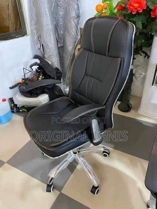 Executive Leather Office Chair · Photo 1