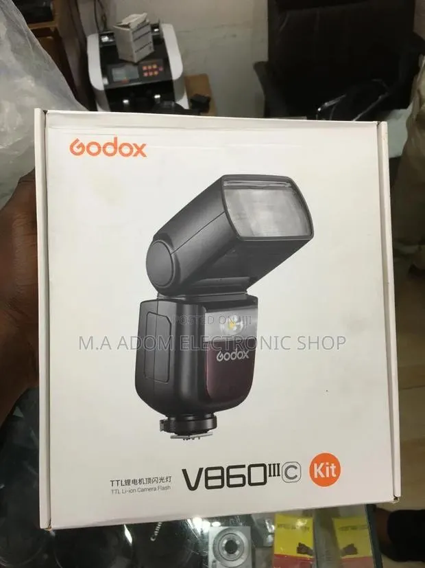 Conquer Any Lighting Situation: Godox V860III TTL Speedlite · Photo 1