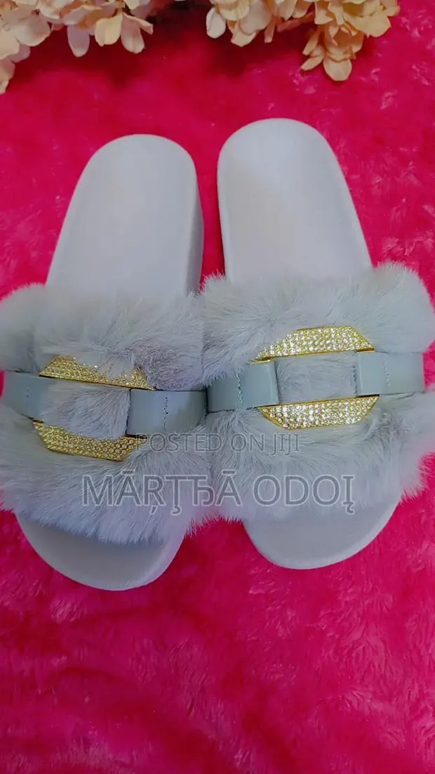 Ladies Footwear. · Photo 1