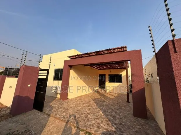 4bdrm House in Nmai-Dzorn for rent · Photo 1
