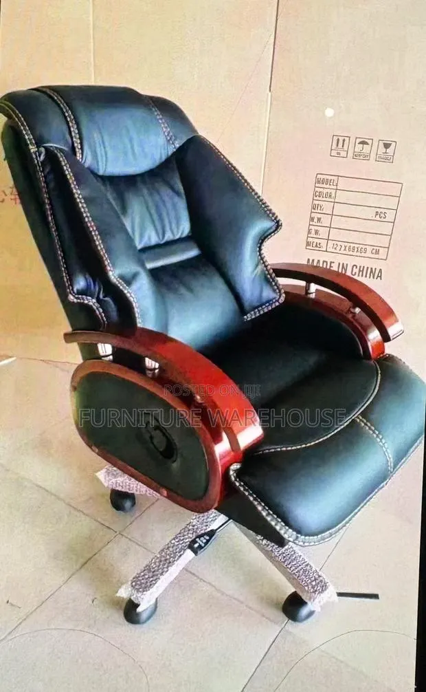 Executive Director’S Seat · Photo 1