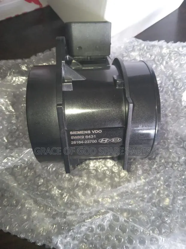 Hyundai Tucsson 2005-2008 Mass Airflow Meter Sensor Original · Photo 1