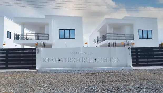 4bdrm Duplex in Papafio Hills Road for sale · Photo 1