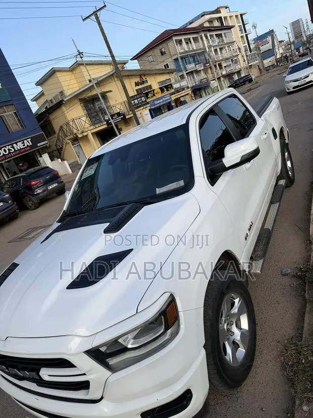 Dodge RAM 2023 White · Photo 1