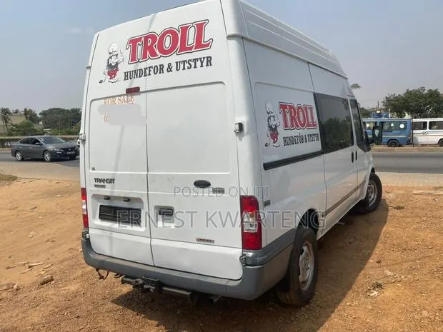 Ford Transit 2009 White · Photo 1