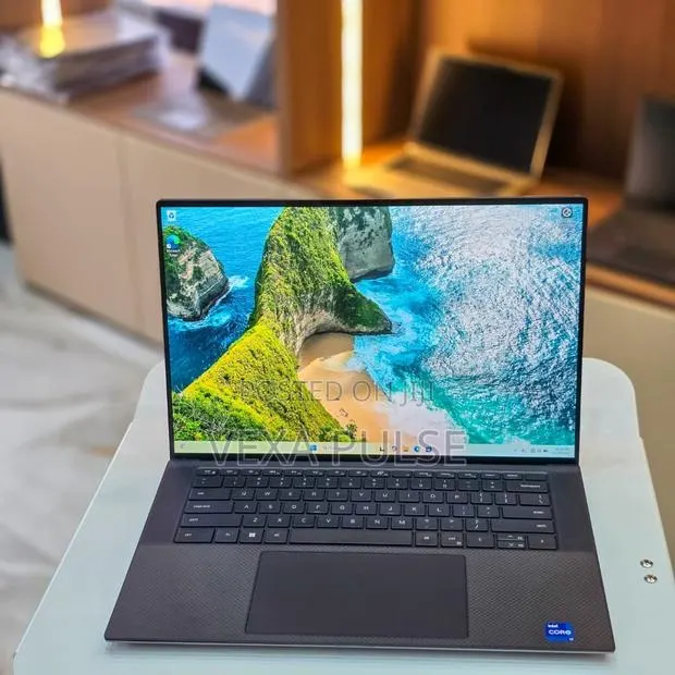 Laptop Dell Precision 5570 32GB Intel Core i7 SSD 1T · Photo 1
