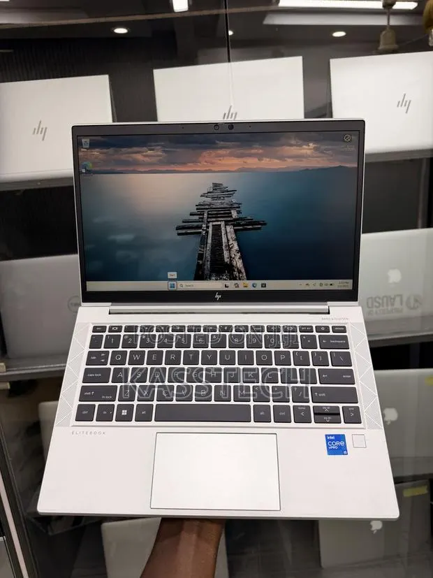 Laptop HP EliteBook 830 G8 8GB Intel Core i5 SSD 256GB · Photo 1