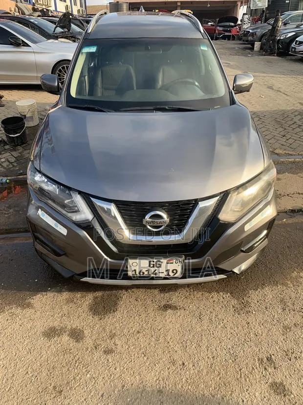 Nissan Rogue SV AWD 2017 Gray · Photo 1