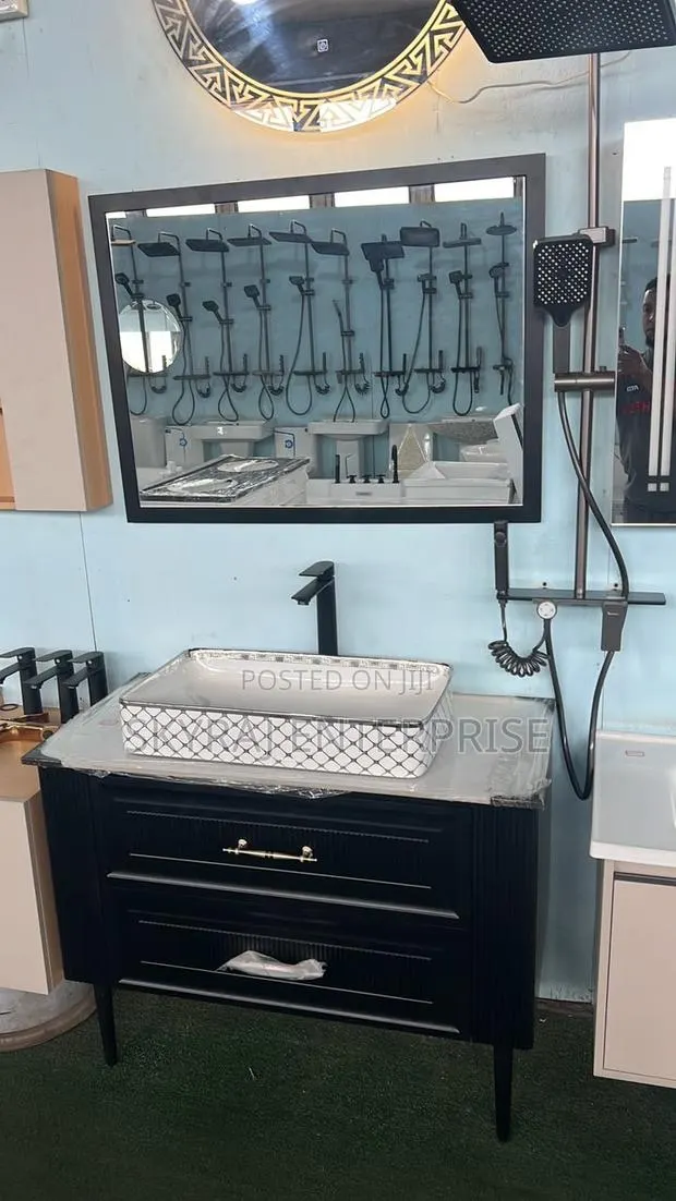 Cabinet Basin · Photo 1