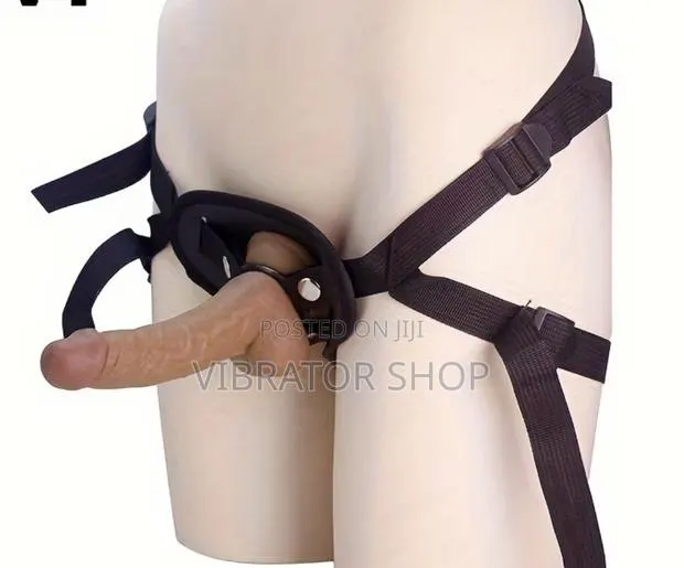 Realistic Dildo With Strap-on Pants · Photo 1