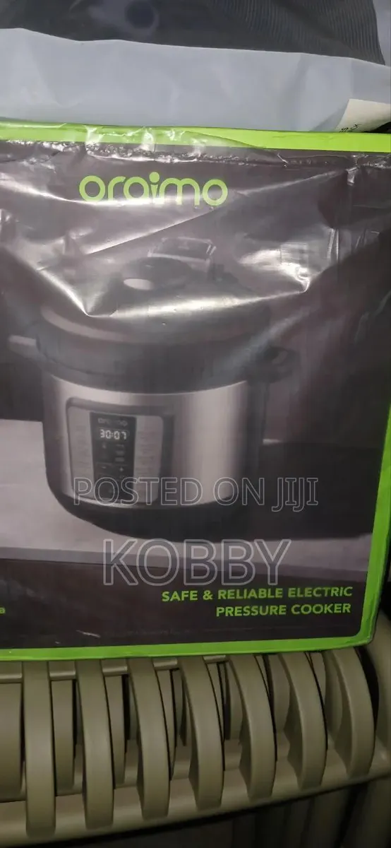 Araimo KitchenNova 1200W 6L Pressure Cooker · Photo 1