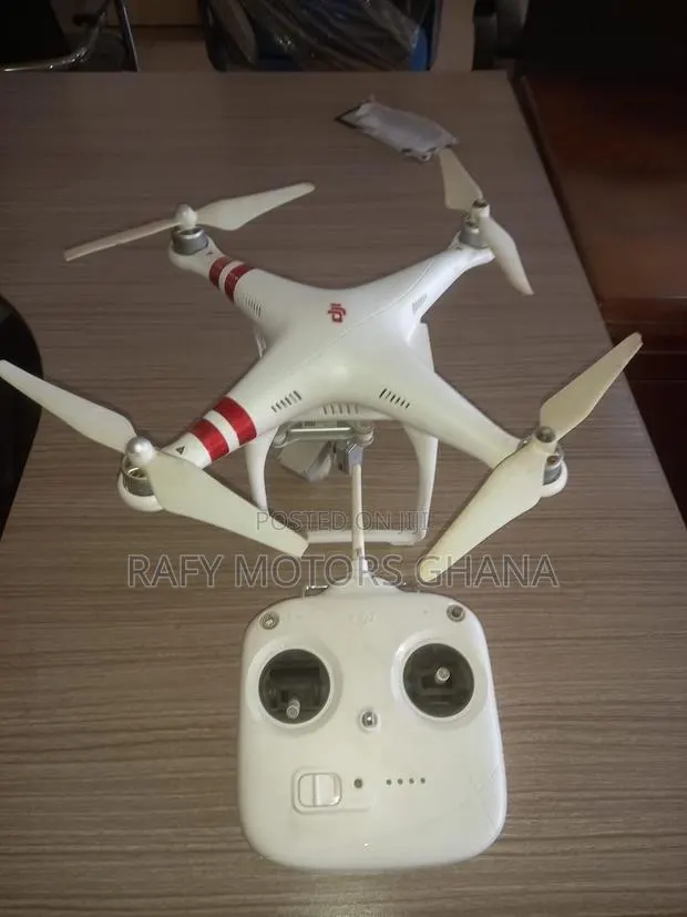 DJI Phantom 3 Professional Camera Drone With Remote Controller · Photo 1