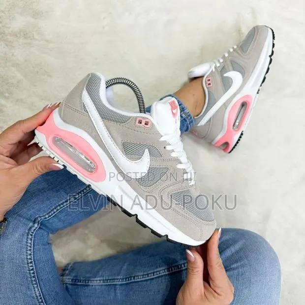 Nike Air Max Command Sneakers · Photo 1