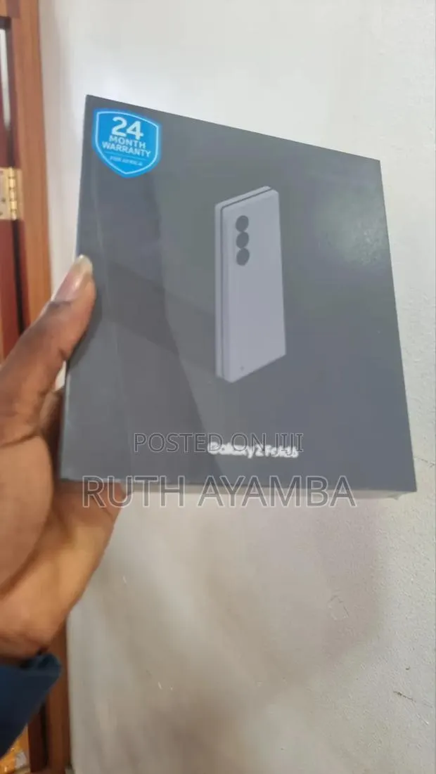 New Samsung Galaxy Z Fold6 256 GB Silver · Photo 1
