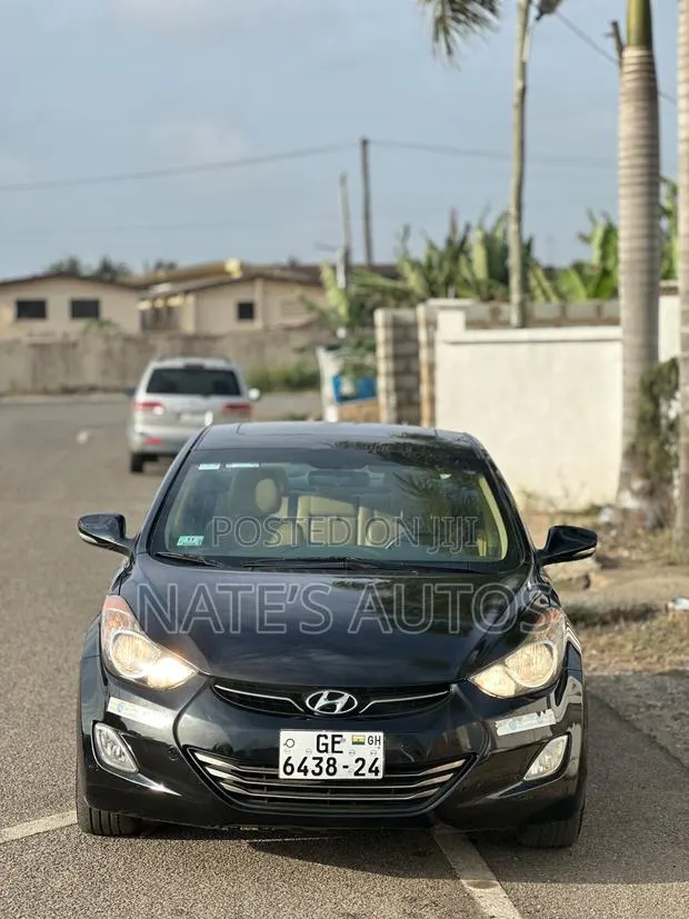 Hyundai Elantra Limited Sedan FWD (1.8L 4cyl 6A) 2013 Black · Photo 1