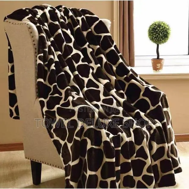 Flannel Fleece Throw Blanket · Photo 1