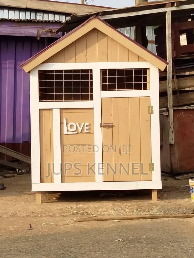 Pallet Dog House · Photo 1