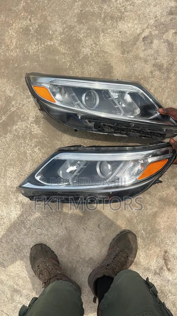 Kia Sorento Headlight 2013,2014,2015,2016 · Photo 1