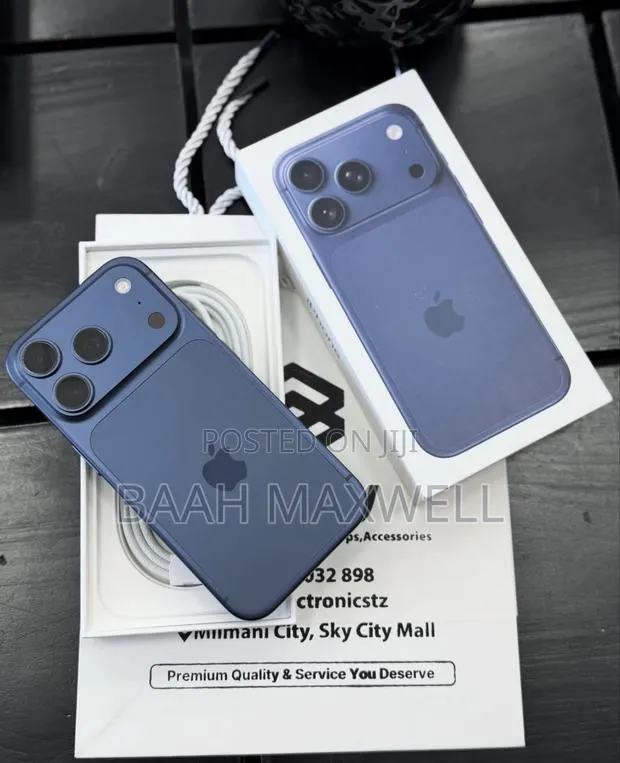Apple iPhone 17 Pro Max 512 GB Blue · Photo 1